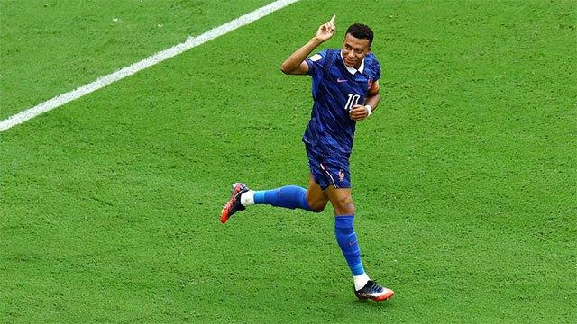 France's Mbappe becomes World Cup's all-time top scorer
