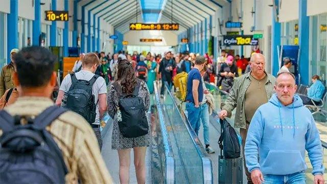 Tourist arrivals in July top 90,000