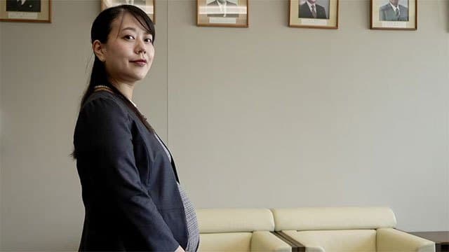 Japanese mayor makes history with maternity leave that caused a stir