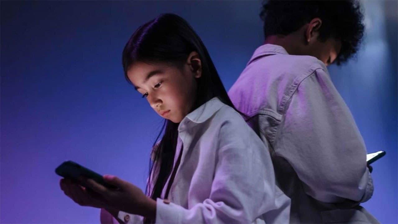 Vietnam proposes banning under-16s from posting on social media