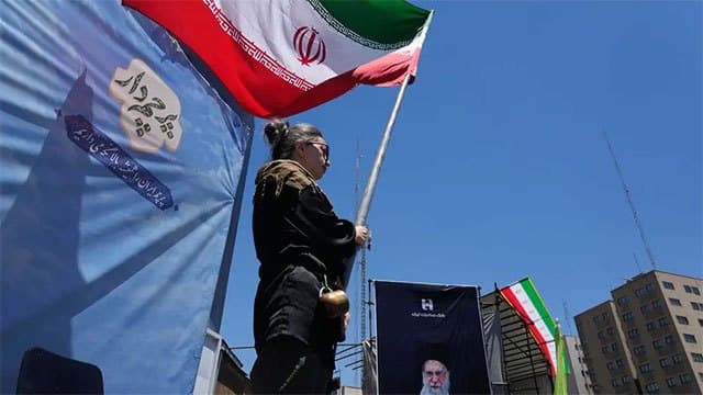 Iran vows to ‘punish the aggressor today’ after U.S. unleashes ‘heavy wave’ of strikes