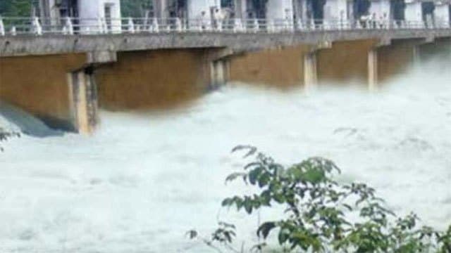 Two spill gates opened at Polgolla Dam amid flood risk