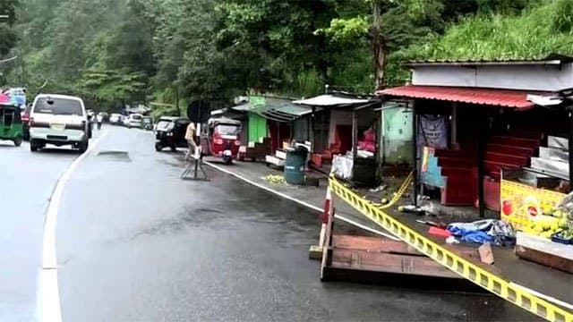 Colombo–Kandy main road temporarily closed between Kadugannawa and Ganethenna