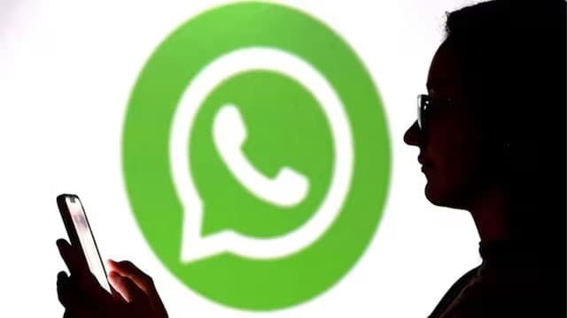 WhatsApp is testing a new folder for messages from large businesses