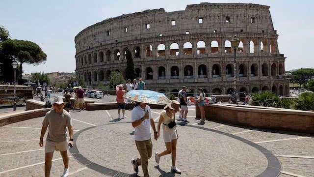 Italy puts all major cities on highest alert as heatwave intensifies