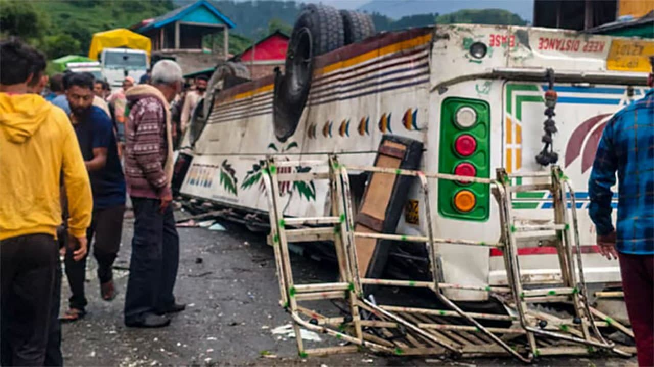 Eight killed and 10 more injured after bus overturns in northern India