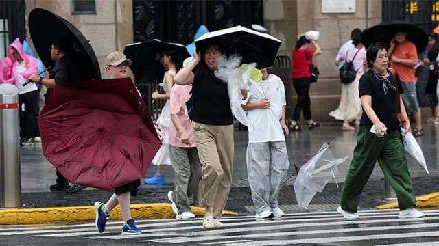 Typhoon Dolphin set to hit China's east coast, triggering flood warnings