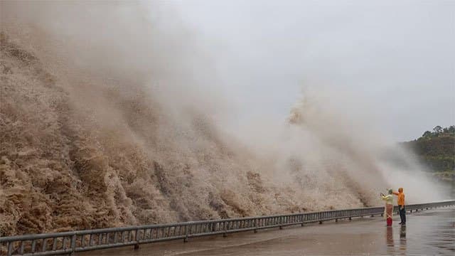 Typhoon Dolphin hits China's east coast, over 1 million evacuated