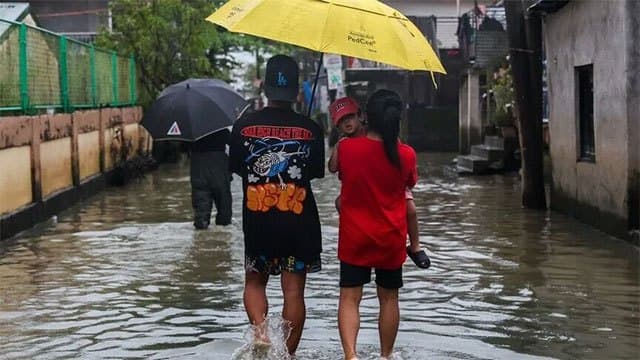 12 killed, 8 missing in Philippines after floods, landslides