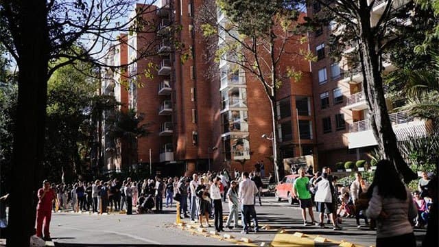 Powerful 7.4-magnitude earthquake sparks evacuations in Colombia