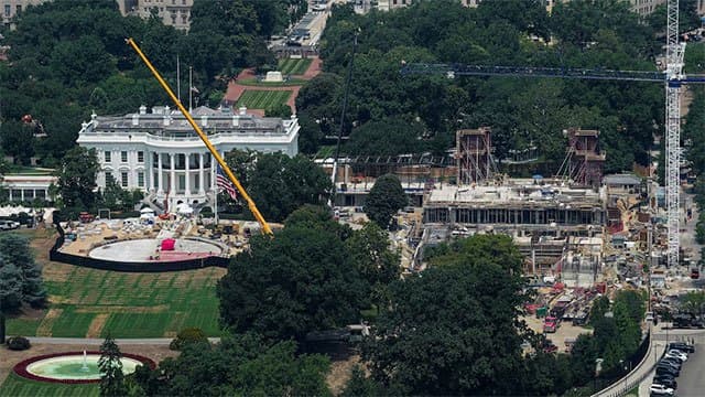 Trump administration set to spend at least $900 million on White House construction, WaPo reports
