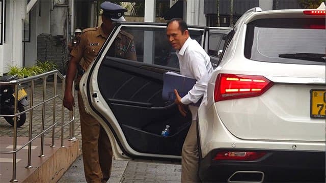 MP Hizbullah arrives at Bribery Commission