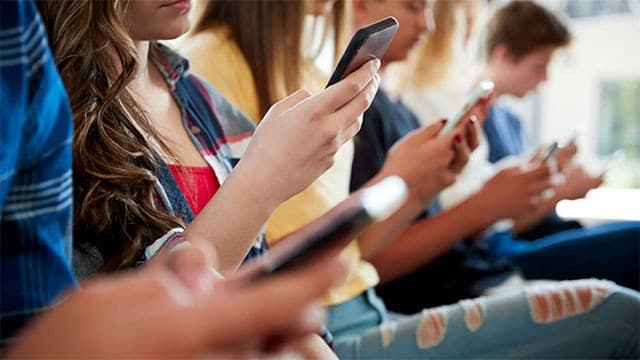 France's top court blocks social media ban for under-15s