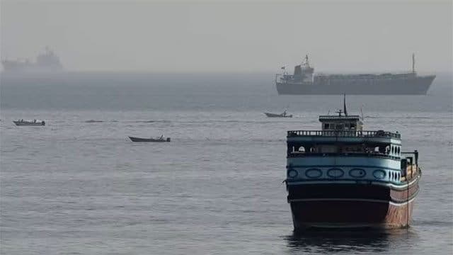 Iran threatens to go on offensive in Strait of Hormuz if diplomacy with US fails