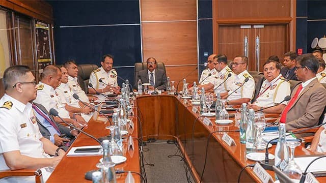 Deputy Defence Minister reviews Navy’s maritime security operations