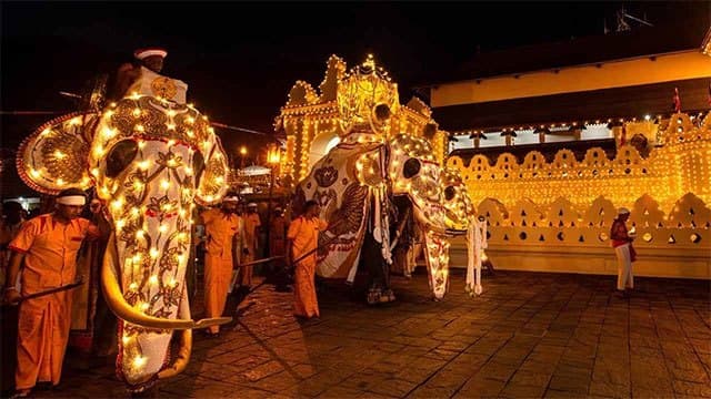 Fourth Kumbal Perahera takes to the streets in Kandy