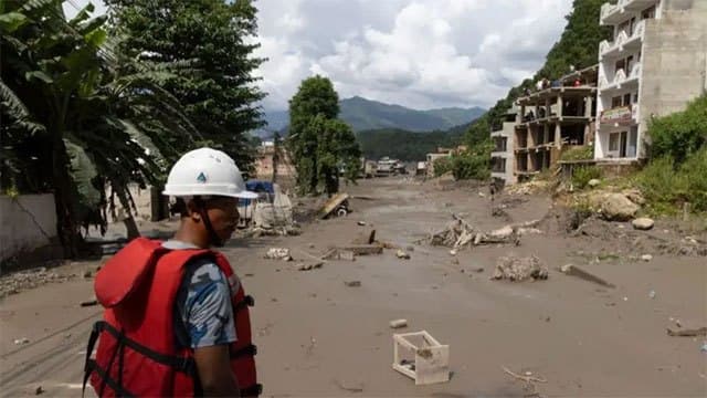 Nepal in 'an extreme situation' and 'much more support is needed' - Red Cross chief