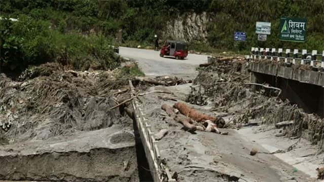 Nepal flood death toll rises to 332, Nepal police says