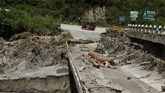 Nepal flood death toll rises to 332, Nepal police says