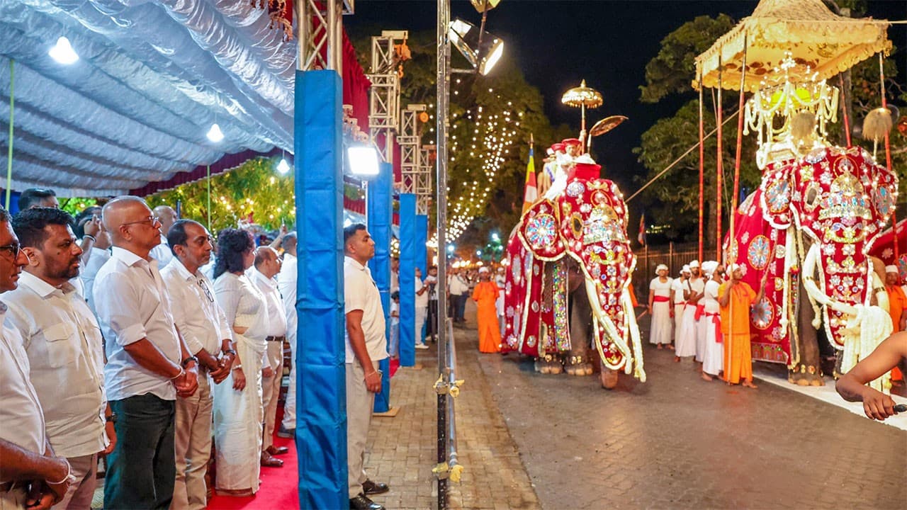 President joins to witness historic Randoli Perahera in Kandy