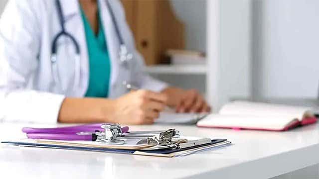 Committee appointed to examine proposal for intermediate grade for doctors