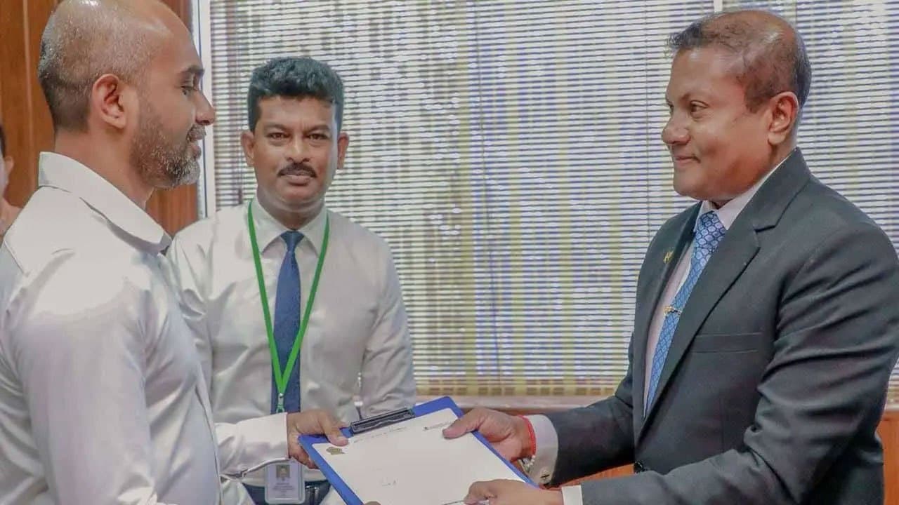 Air Vice Marshal (Retd.) Thushara Fernando assumes duties as Motor Traffic Commissioner General