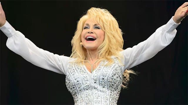 Dolly Parton to get new Hollywood star after vandalism