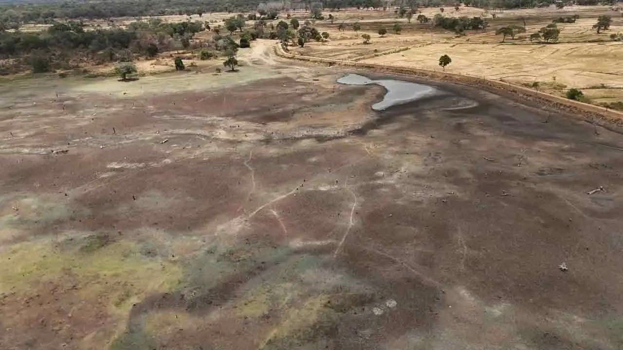 Over 115,500 people affected by dry weather conditions across seven districts in Sri Lanka