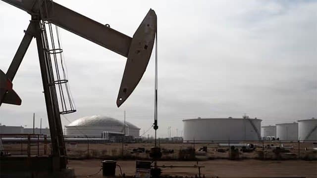 Oil rises as risks of prolonged Mideast conflict heighten supply worries