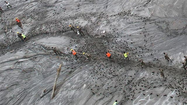 Days after devastating floods, 5.3-magnitude earthquake strikes Nepal