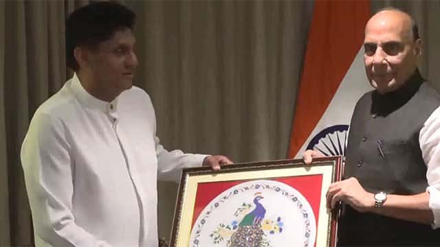 Indian Defence Minister meets Opposition Leader Sajith Premadasa