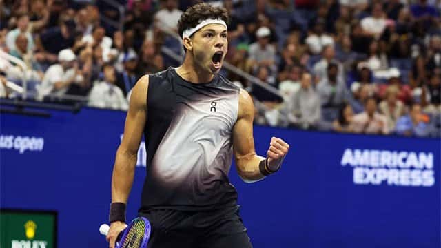 American Ben Shelton outduels defending champ Alcaraz in U.S. Open’s latest-ever finish