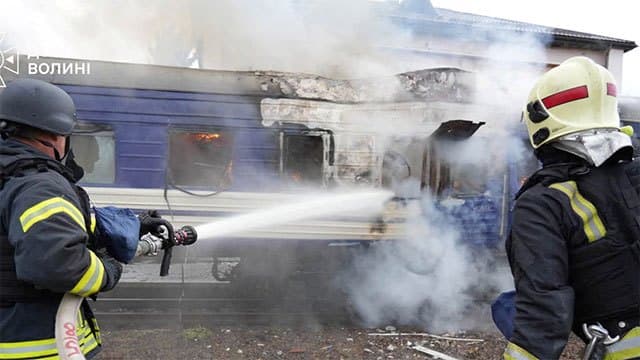Russia hits Ukrainian train shortly after Boris Johnson and top European officials leave station
