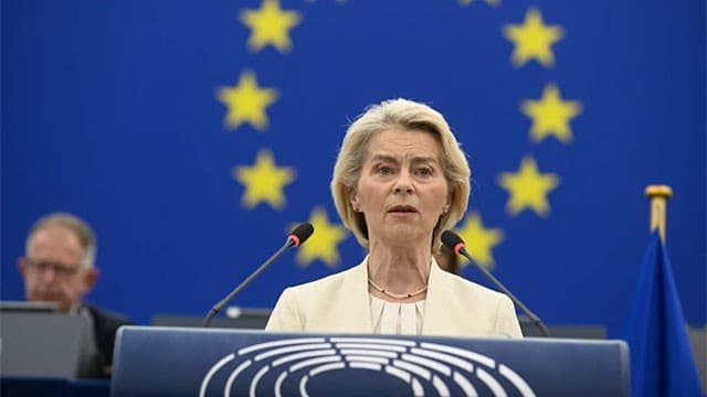 EU chief proposes social media ban for kids under 13