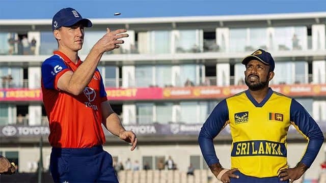 England opt to field after winning toss in second T20I