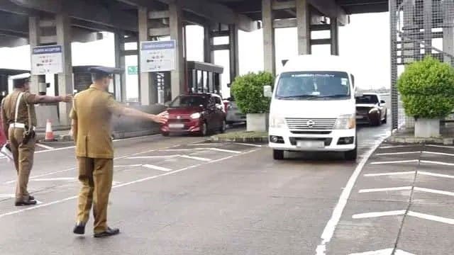 Seat belts mandatory for all expressway passengers from today