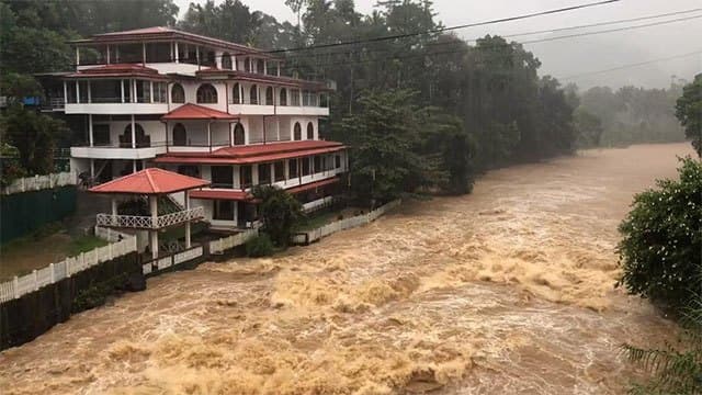 Several houses inundated following heavy rainfall in Nawalapitiya