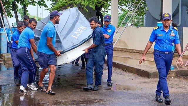 Navy deploys 14 disaster relief teams amid adverse weather