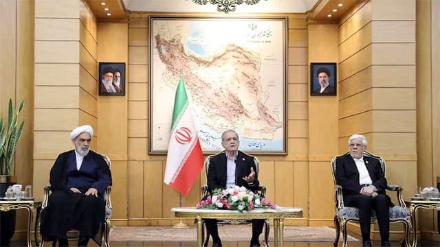 Iran threatens to paralyse airports in neighbouring countries if they stop Iranian flights