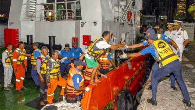 Navy brings ashore 25 distressed Indonesian fishermen