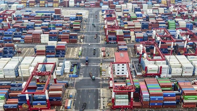 White House releases list of products US, China could tax less