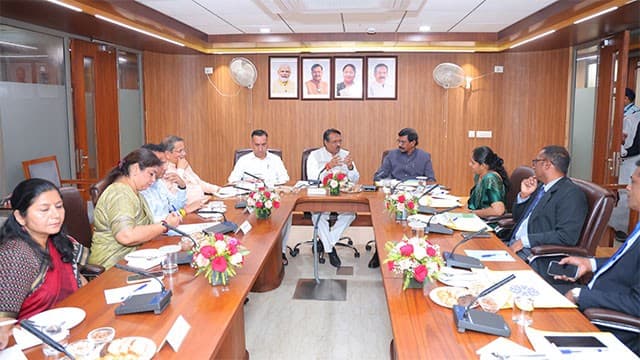 JVP delegation led by Tilvin Silva visits Delhi BJP office
