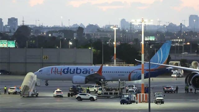 'Hero' pilot stabbed by other pilot on Israel-bound plane, Israeli PM says