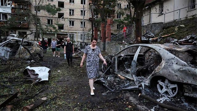 Russia pledges to continue massive strikes on Kyiv, urges foreign diplomats to leave city
