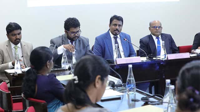 Parliamentary Caucus discusses strengthening youth political participation