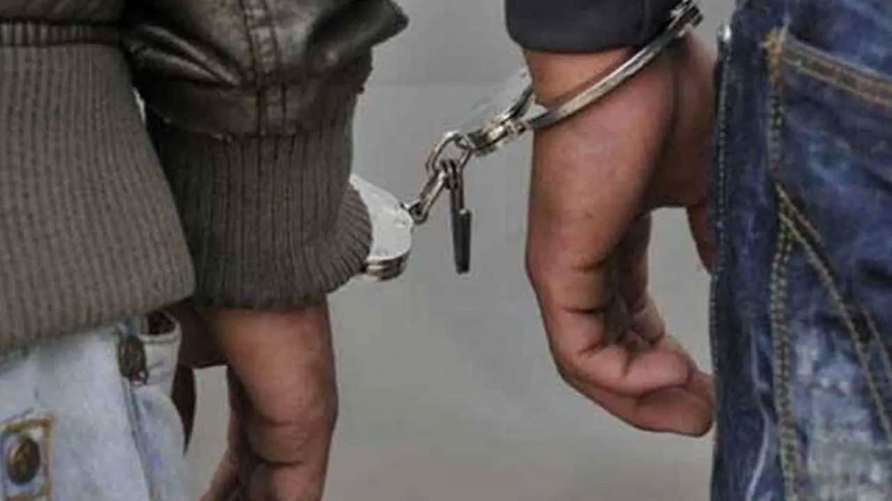 Two arrested for posing as doctors with forged documents