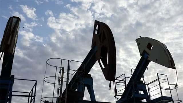 Oil falls as Trump comments on Iran talks ease supply concerns