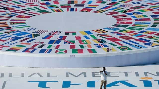 AI investment props up global growth, but war and debt threaten outlook, IMF says