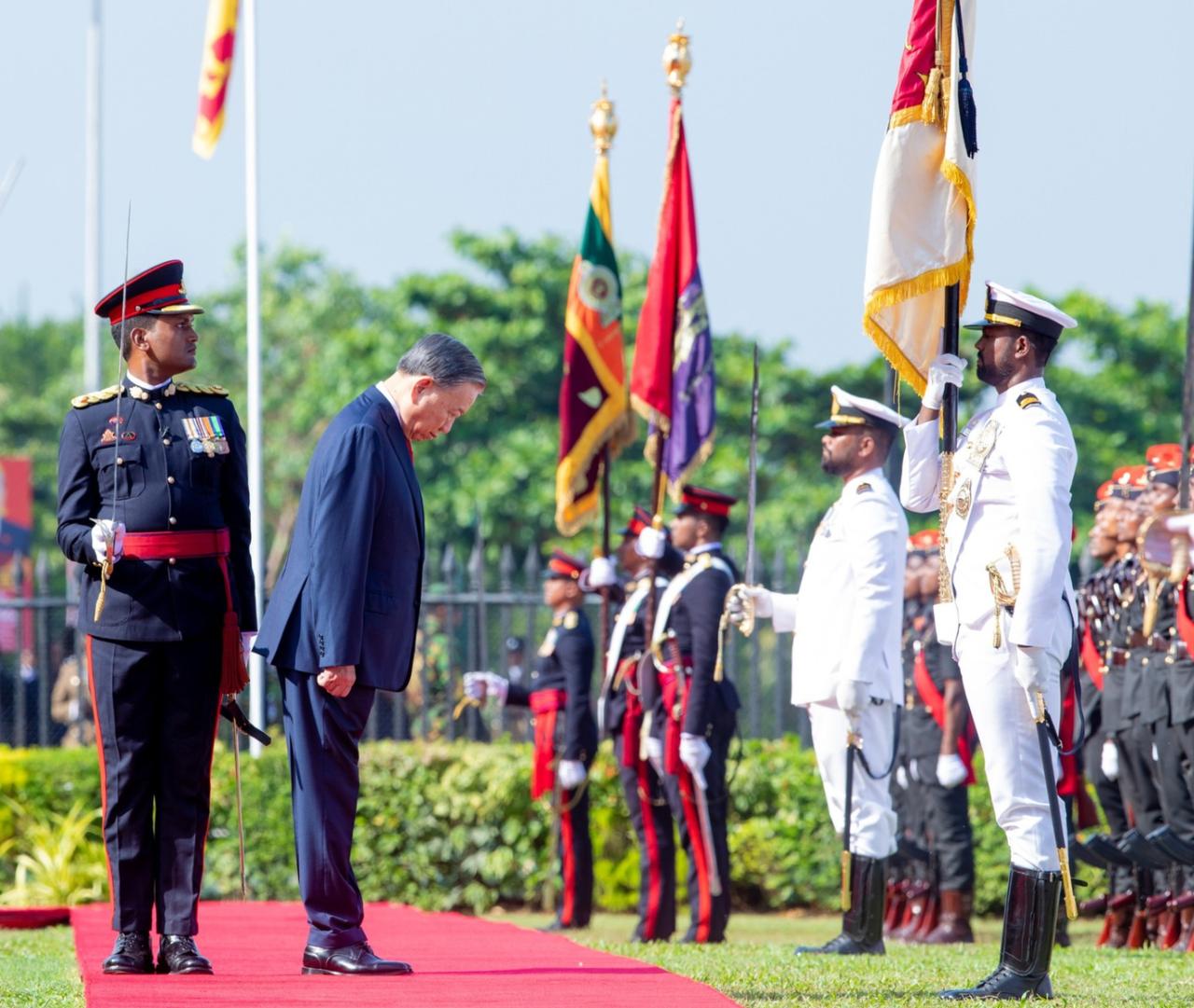 Ceremonial welcome for Vietnam President…