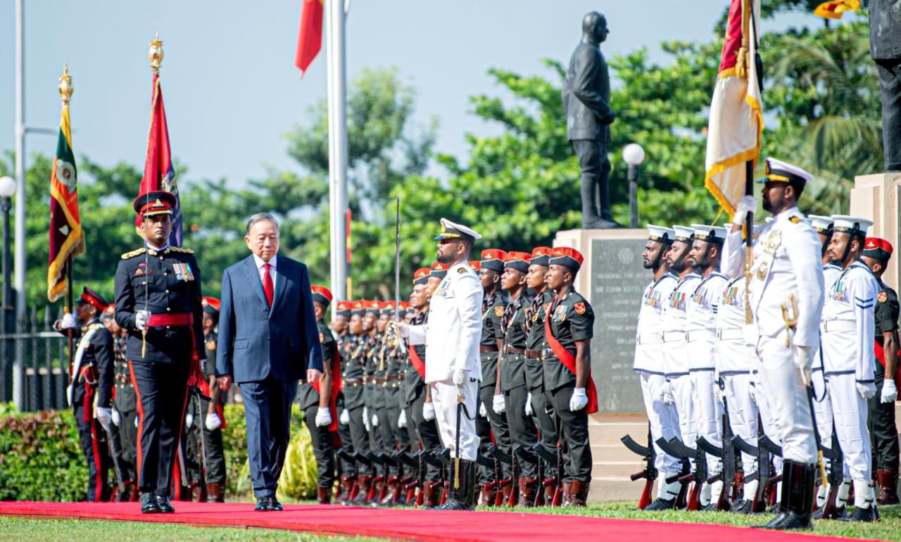 Ceremonial welcome for Vietnam President…